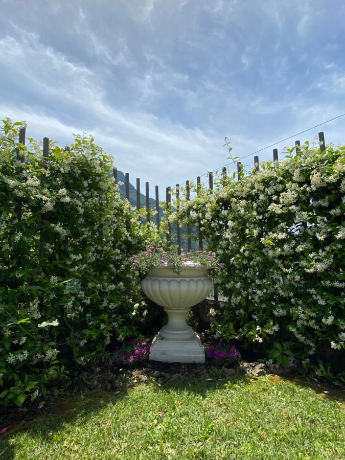 Maison Morandi Spinone Al Lago Exterior photo